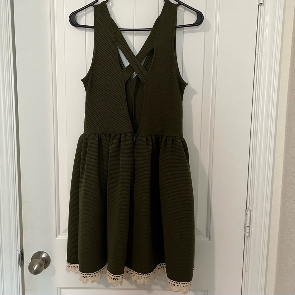 Altar’d State Green Mini Dress with Cream Lace Hem Size Small - Picture 6 of 8